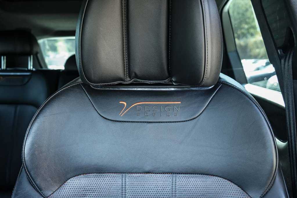 Used 2020 Bentley Bentayga AWD/4WD image 24