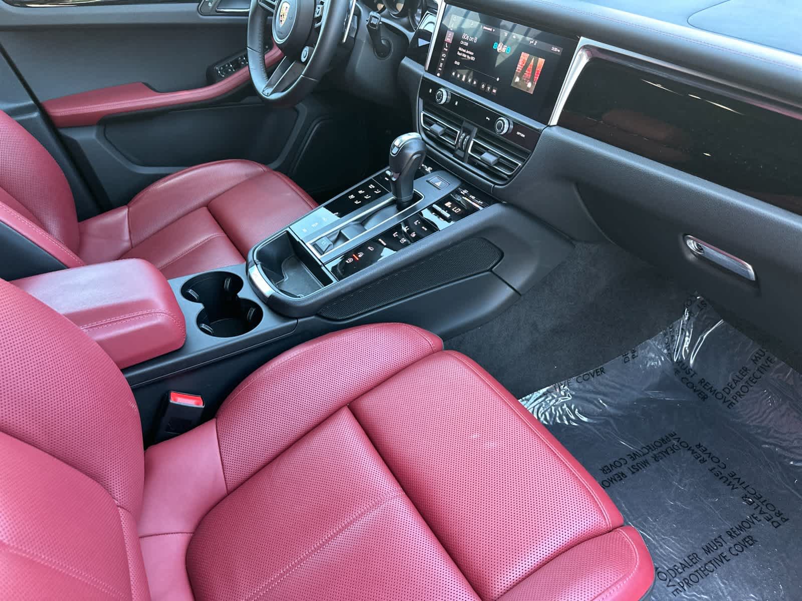 Certified 2023 Porsche Macan Turbo AWD/4WD image 17