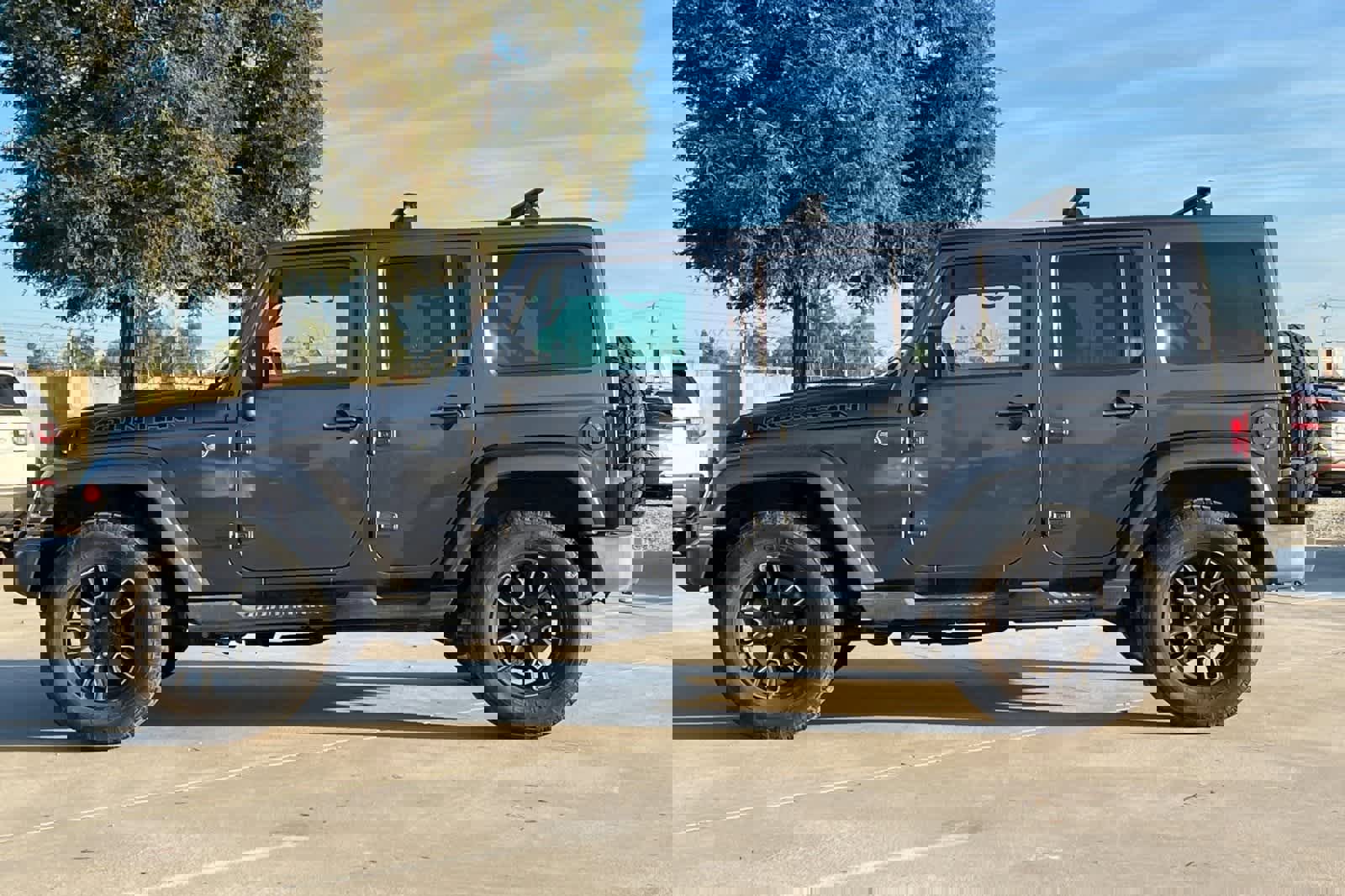 Used 2017 Jeep Wrangler Unlimited Sahara image 6