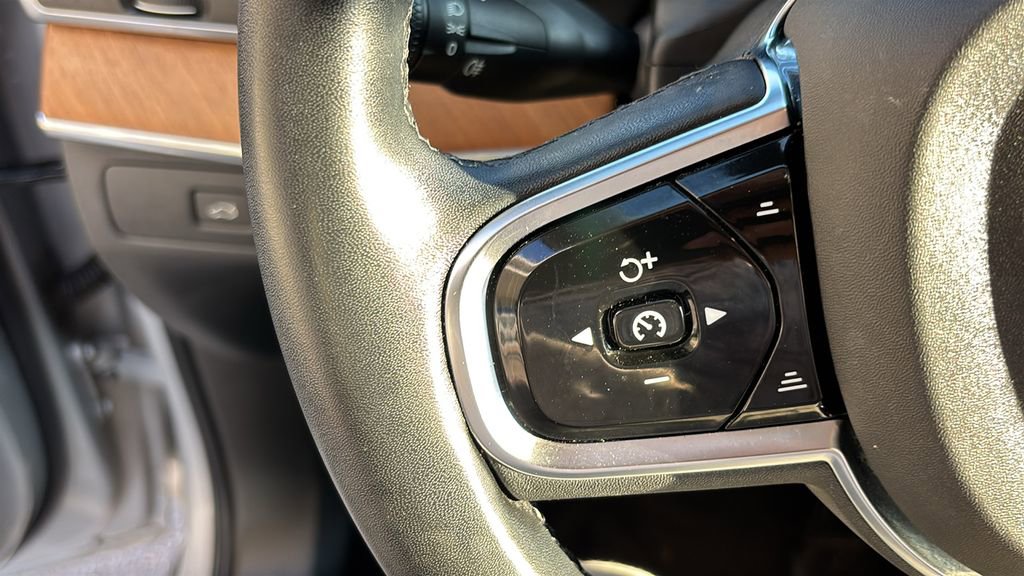 Certified 2023 Volvo XC90 B6 Core w/ Climate Package image 16