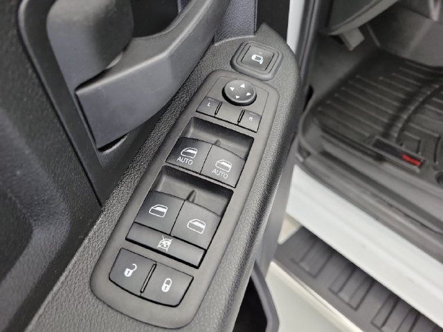 Used 2024 RAM 3500 Tradesman w/ Chrome Appearance Group AWD/4WD image 17