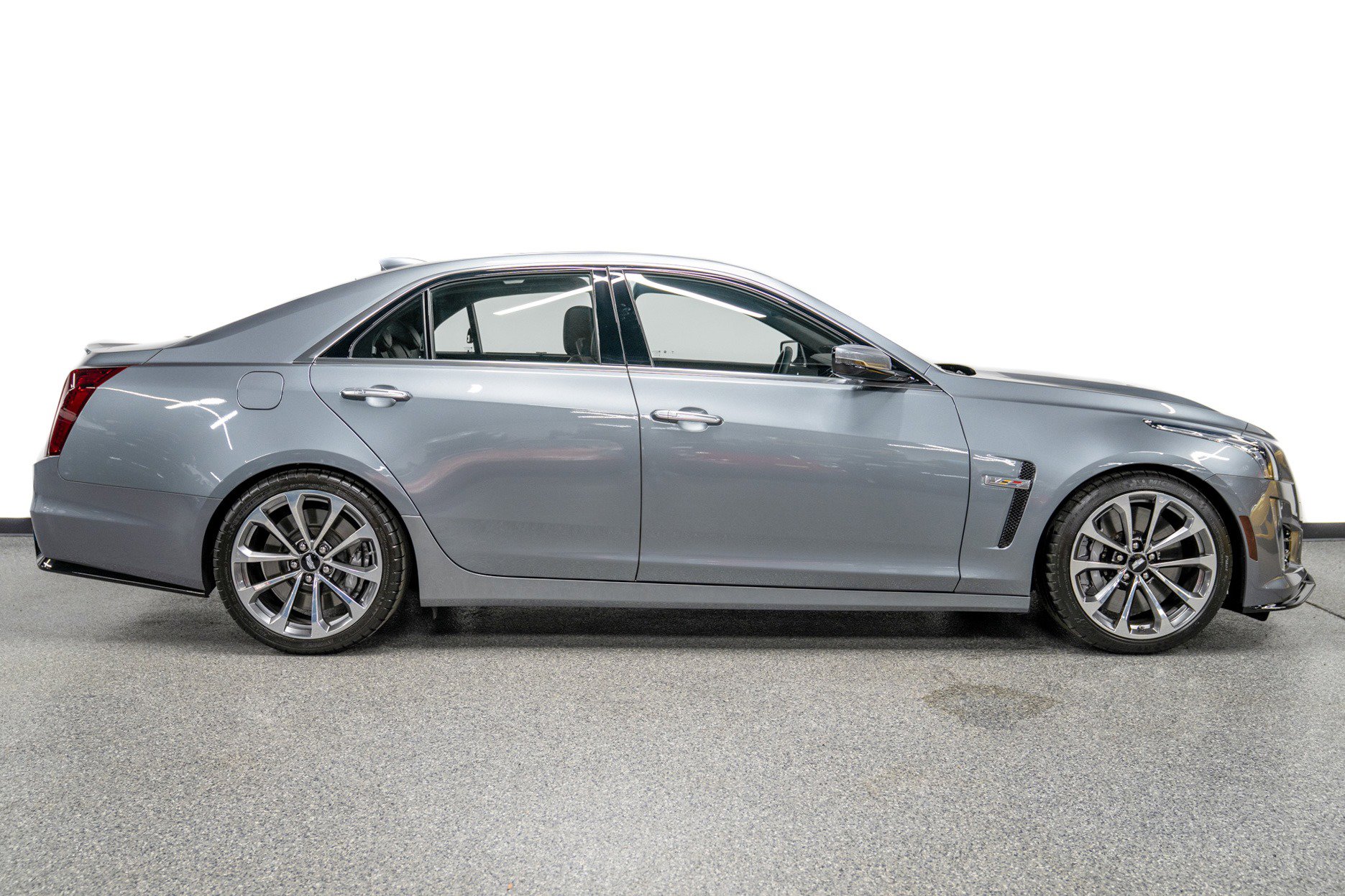 Used 2019 Cadillac CTS V w/ Luxury Package image 43