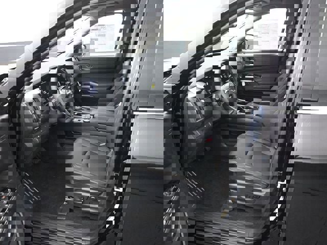 New 2026 Nissan Pathfinder SL image 9