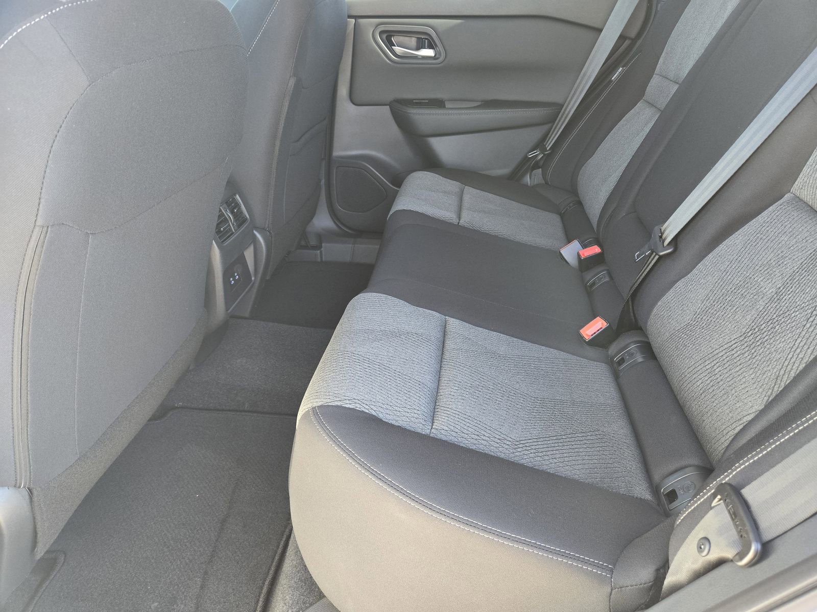 New 2026 Nissan Rogue SV w/ Cold Weather Package image 25