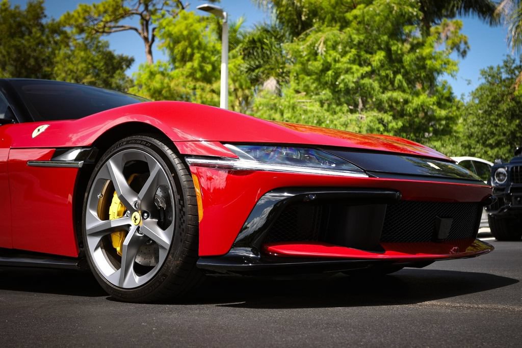 Certified 2025 Ferrari 12Cilindri RWD image 9