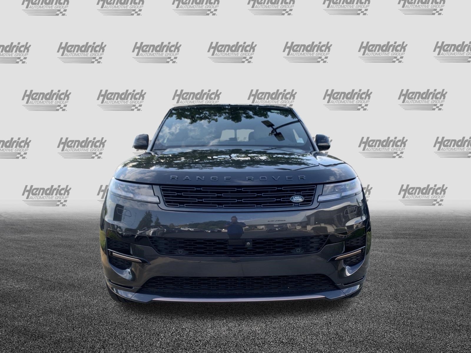 Used 2025 Land Rover Range Rover Sport Dynamic SE AWD/4WD image 3