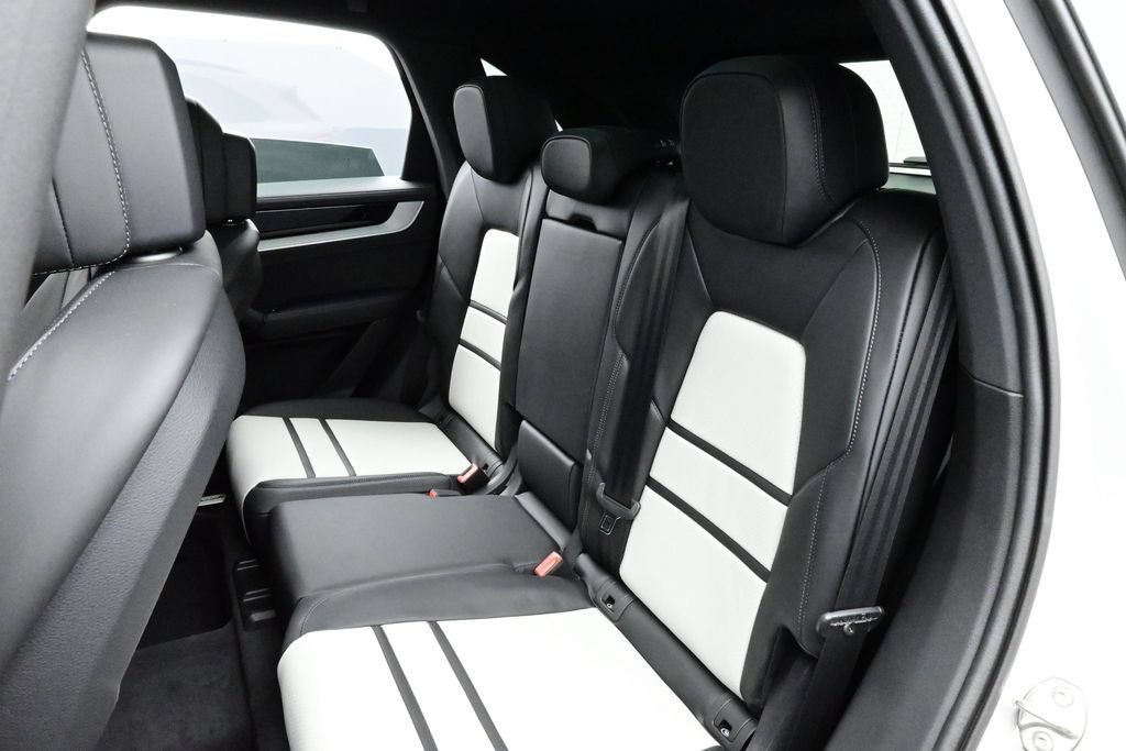New 2026 Porsche Cayenne S AWD/4WD image 14