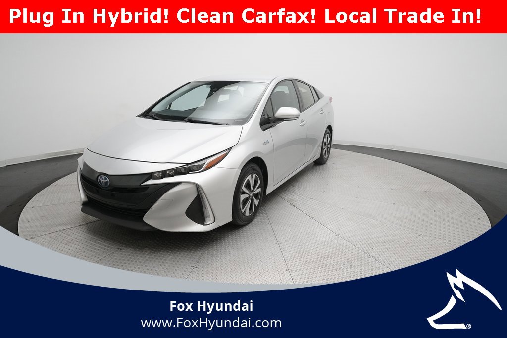 Used 2017 Toyota Prius Prime Premium image 32