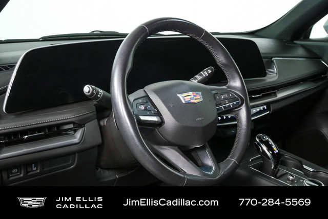 Used 2024 Cadillac XT4 Premium Luxury image 4