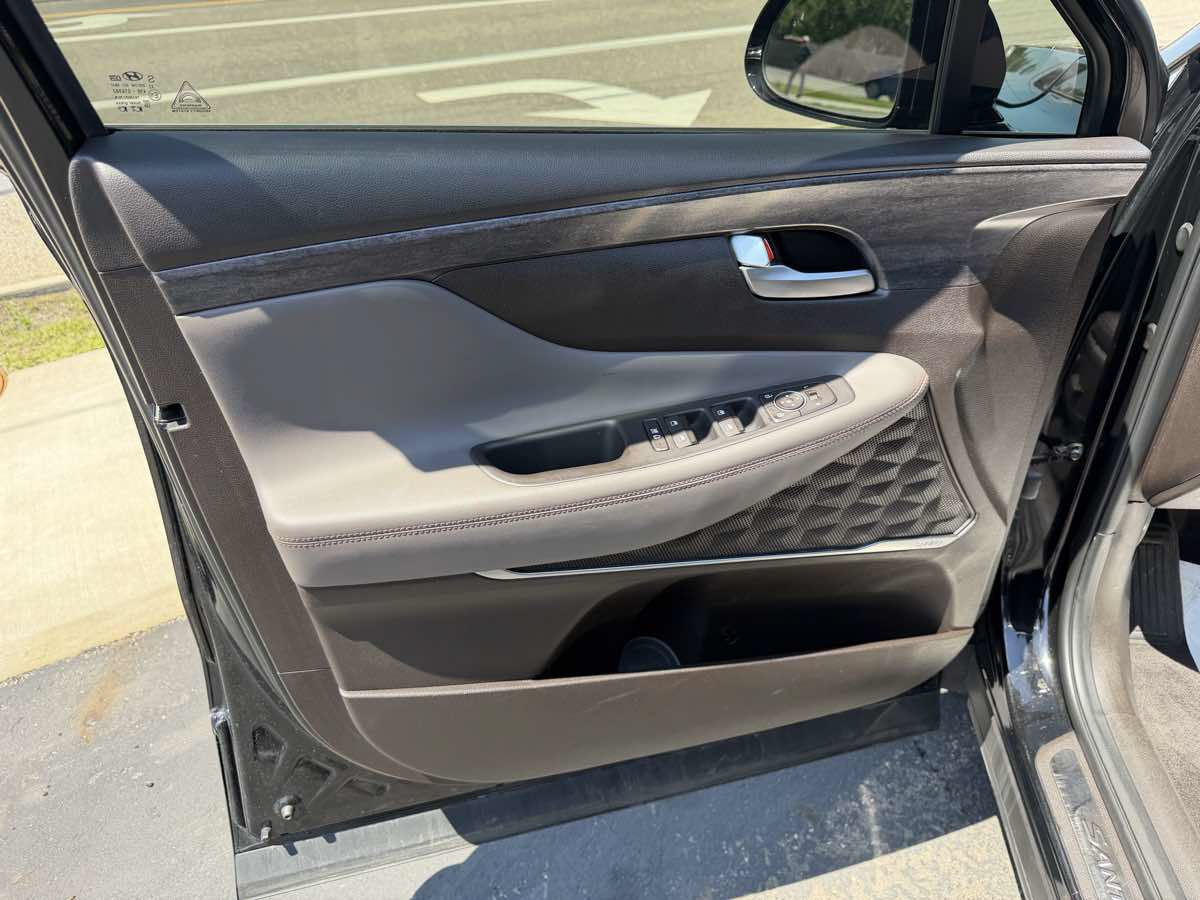 Used 2019 Hyundai Santa Fe Limited AWD/4WD image 13