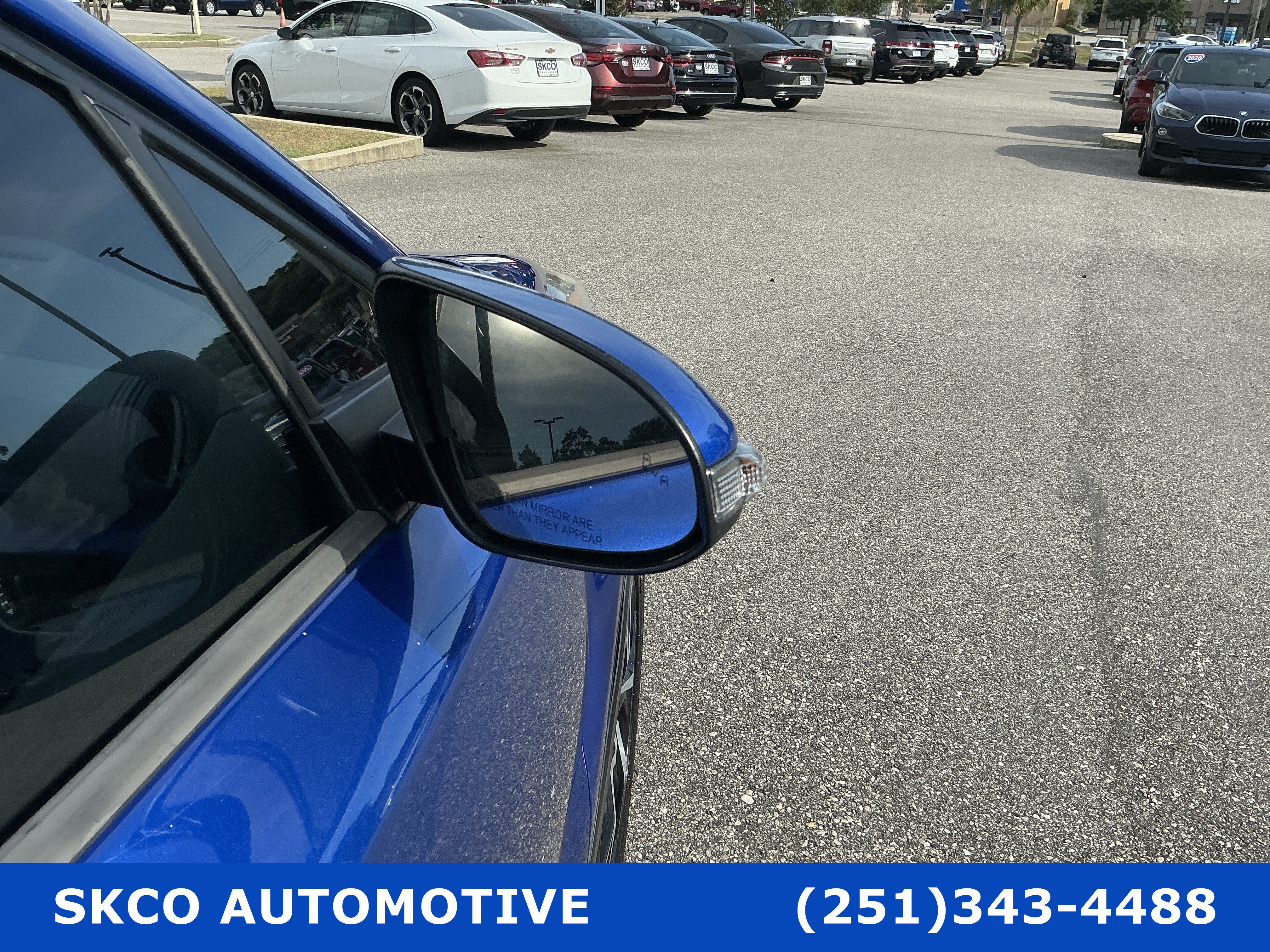 Used 2020 Toyota C-HR XLE FWD image 11