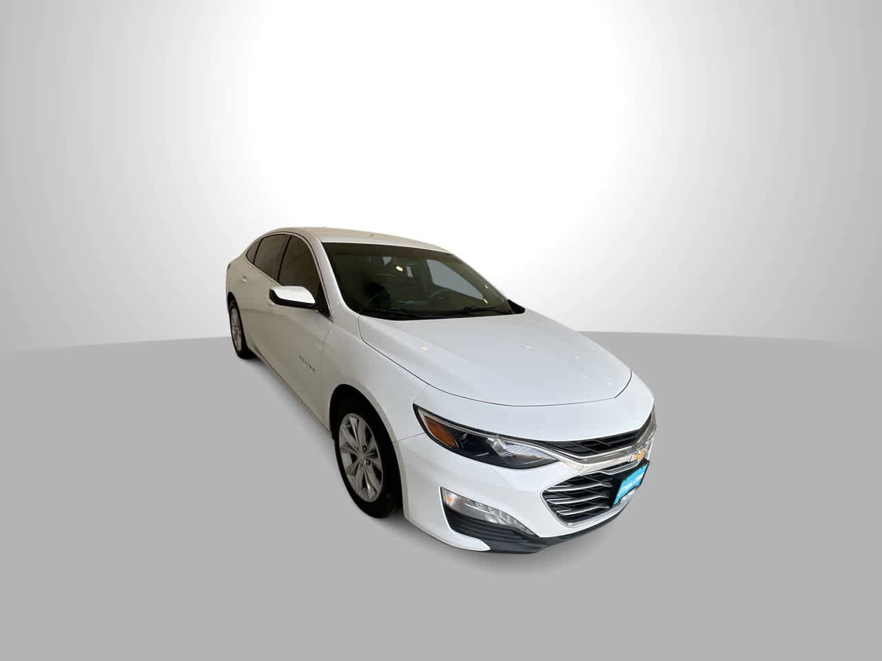Used 2021 Chevrolet Malibu LT FWD image 2