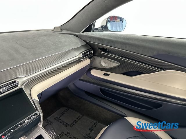 Used 2025 Aston Martin Vanquish RWD image 30