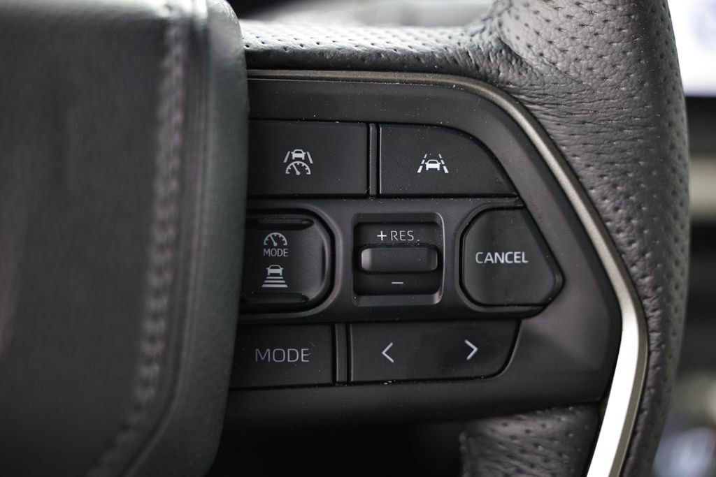 Used 2025 Toyota Tacoma Limited AWD/4WD image 36