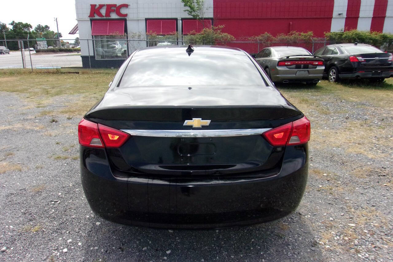 Used 2017 Chevrolet Impala LT FWD image 6