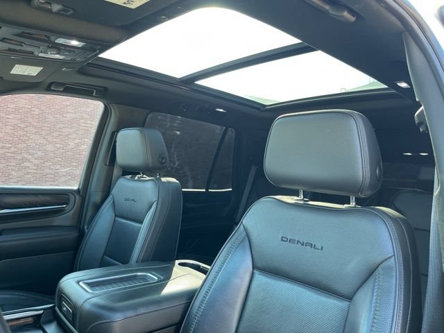 Certified 2022 GMC Yukon Denali w/ Denali Premium Package RWD image 38