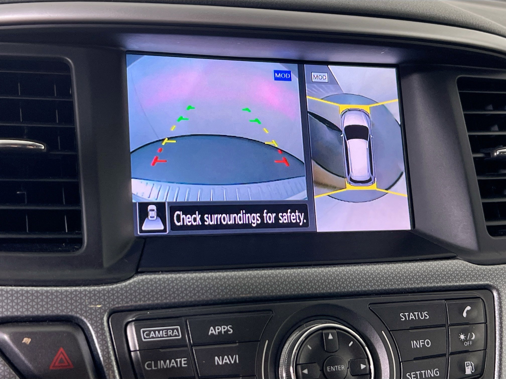 Used 2018 Nissan Pathfinder SL AWD/4WD image 14