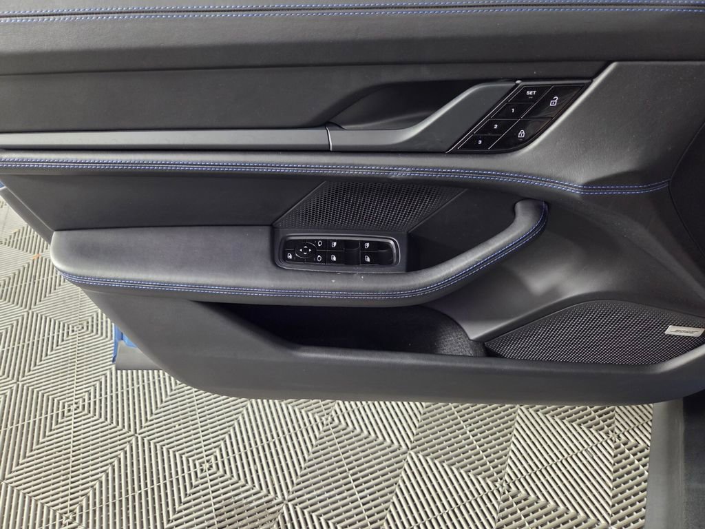 Used 2021 Porsche Taycan 4S image 20