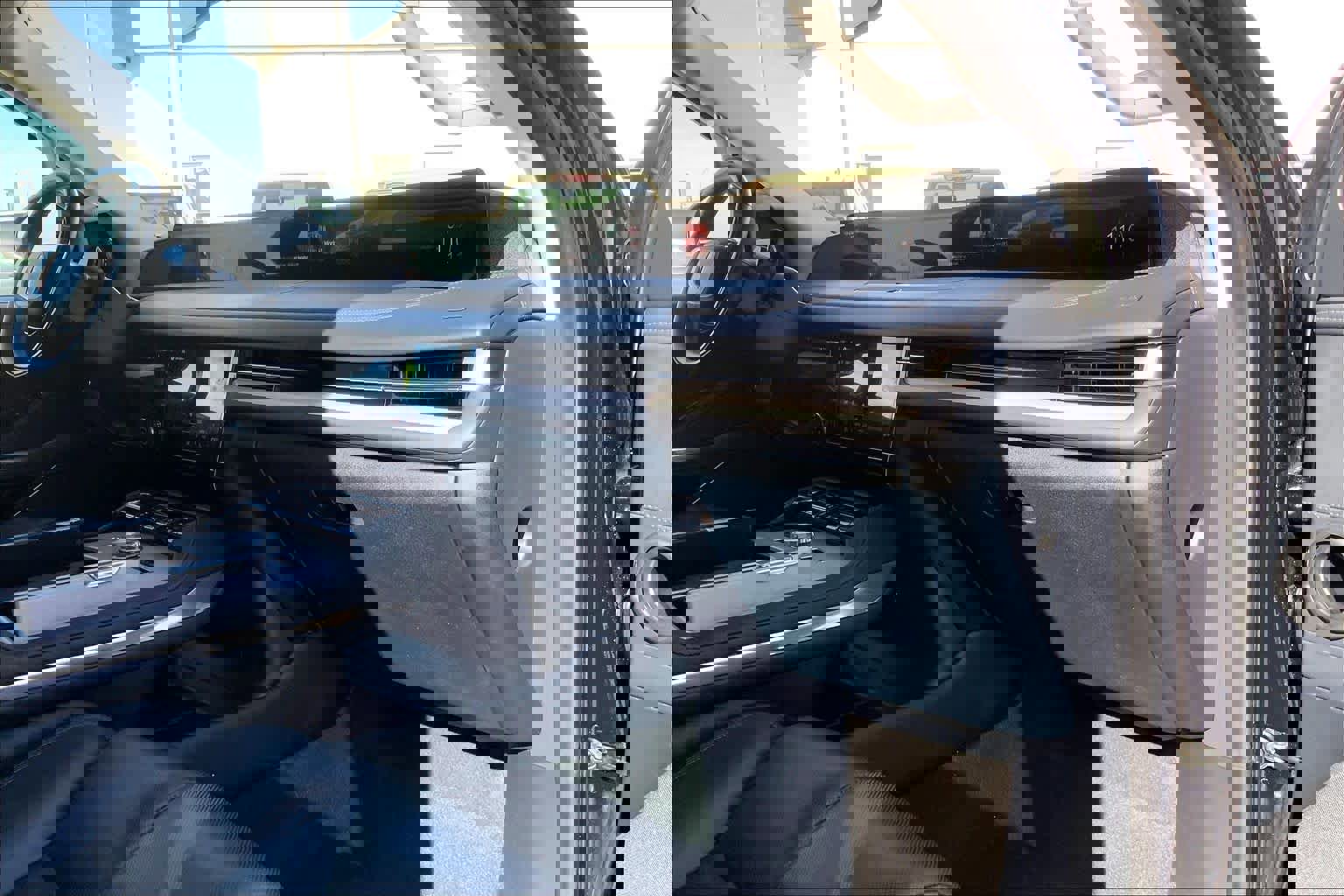 Used 2025 Lincoln Navigator Reserve AWD/4WD image 18