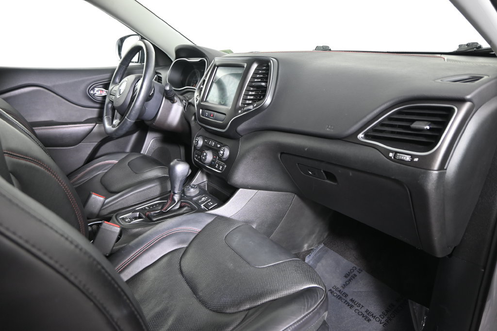 Used 2019 Jeep Cherokee Trailhawk AWD/4WD image 15