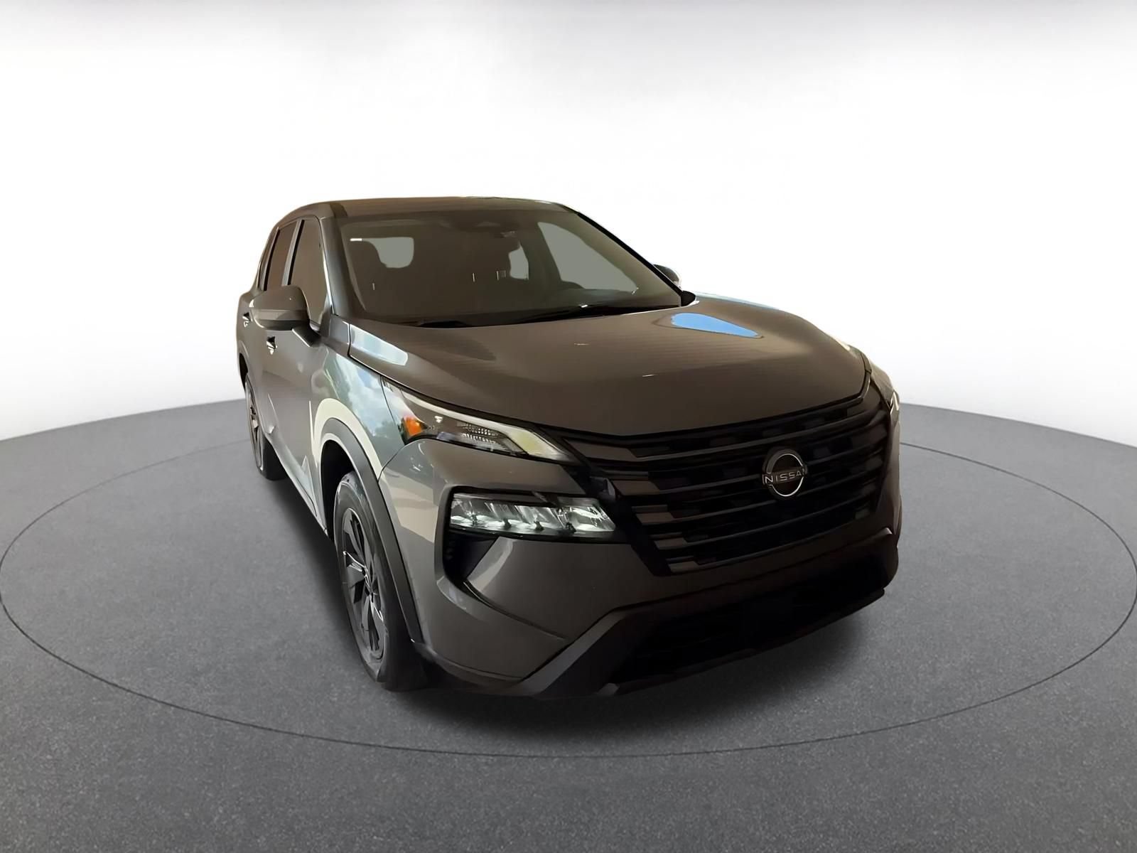 Used 2026 Nissan Rogue SV AWD/4WD image 3