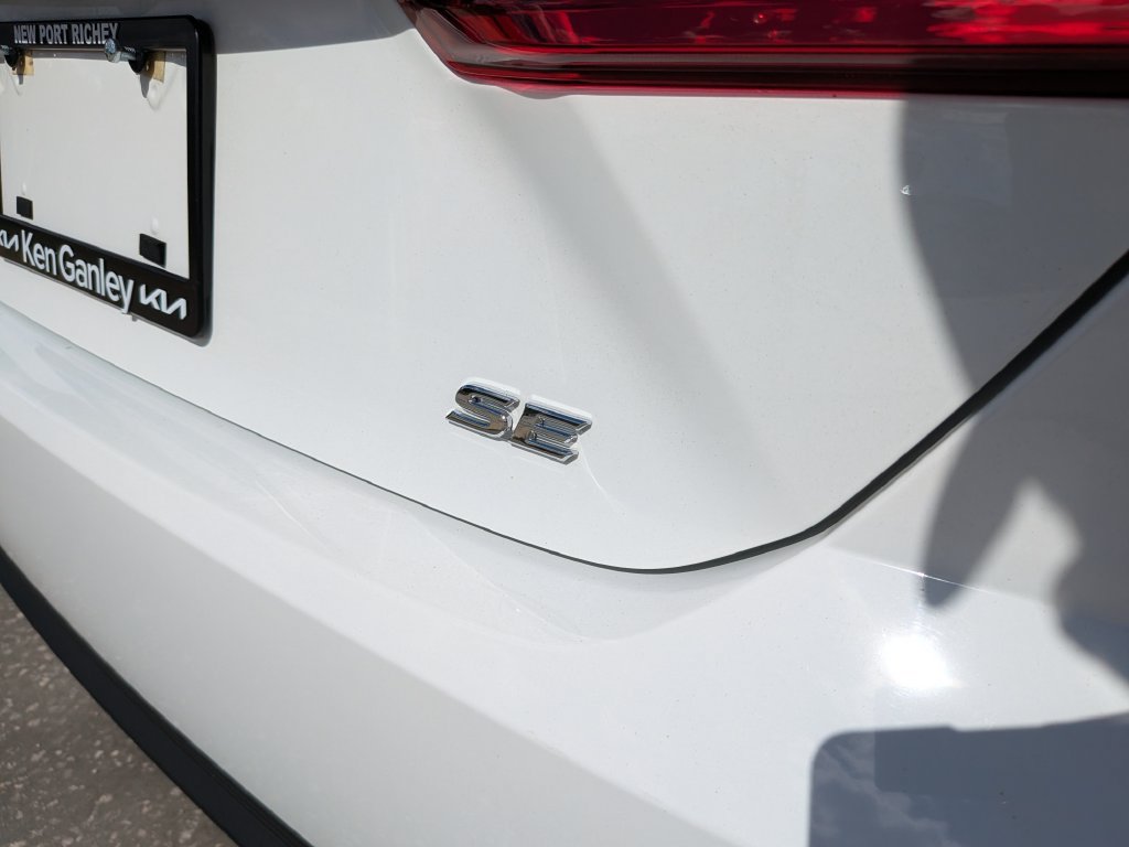 Used 2026 Toyota Camry SE FWD image 12