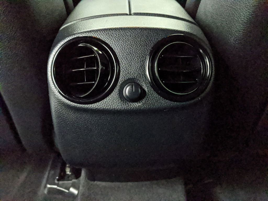 Used 2019 Mercedes-Benz GLC 300 4MATIC image 19