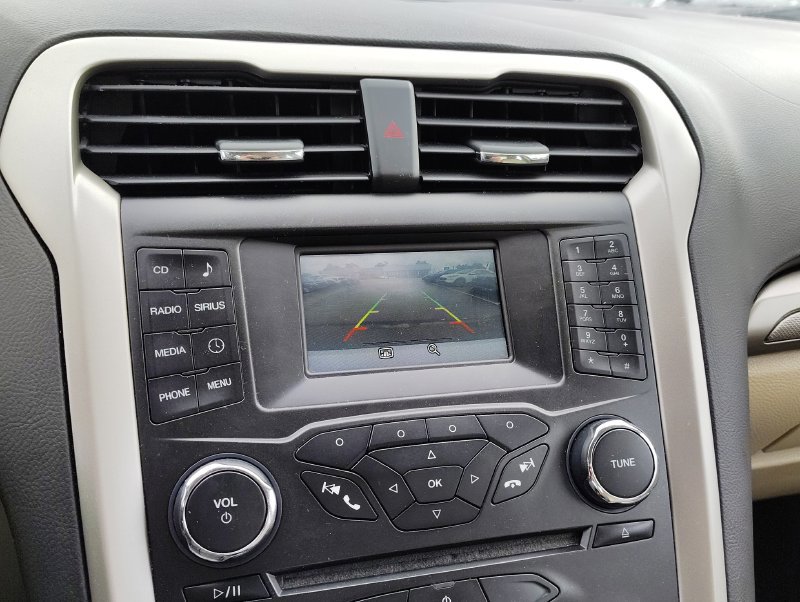 Used 2016 Ford Fusion SE FWD image 16