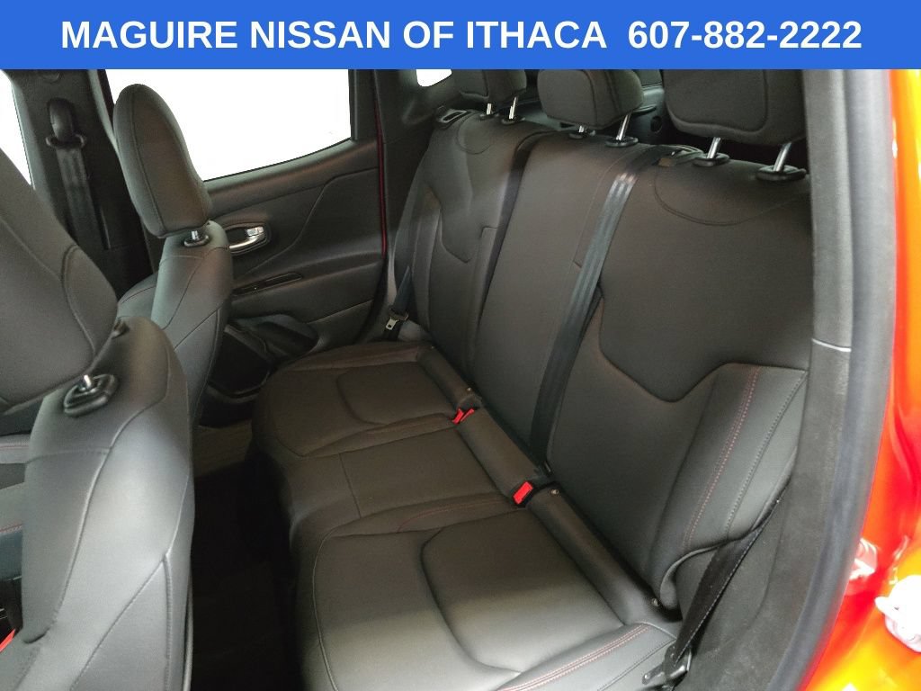 Used 2023 Jeep Renegade Trailhawk w/ Trailhawk Elite Group AWD/4WD image 32