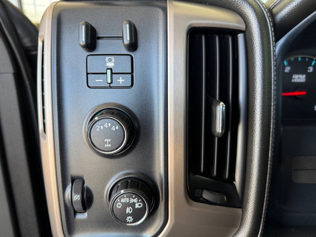 Used 2017 GMC Sierra 3500 Denali w/ Duramax Plus Package AWD/4WD image 18