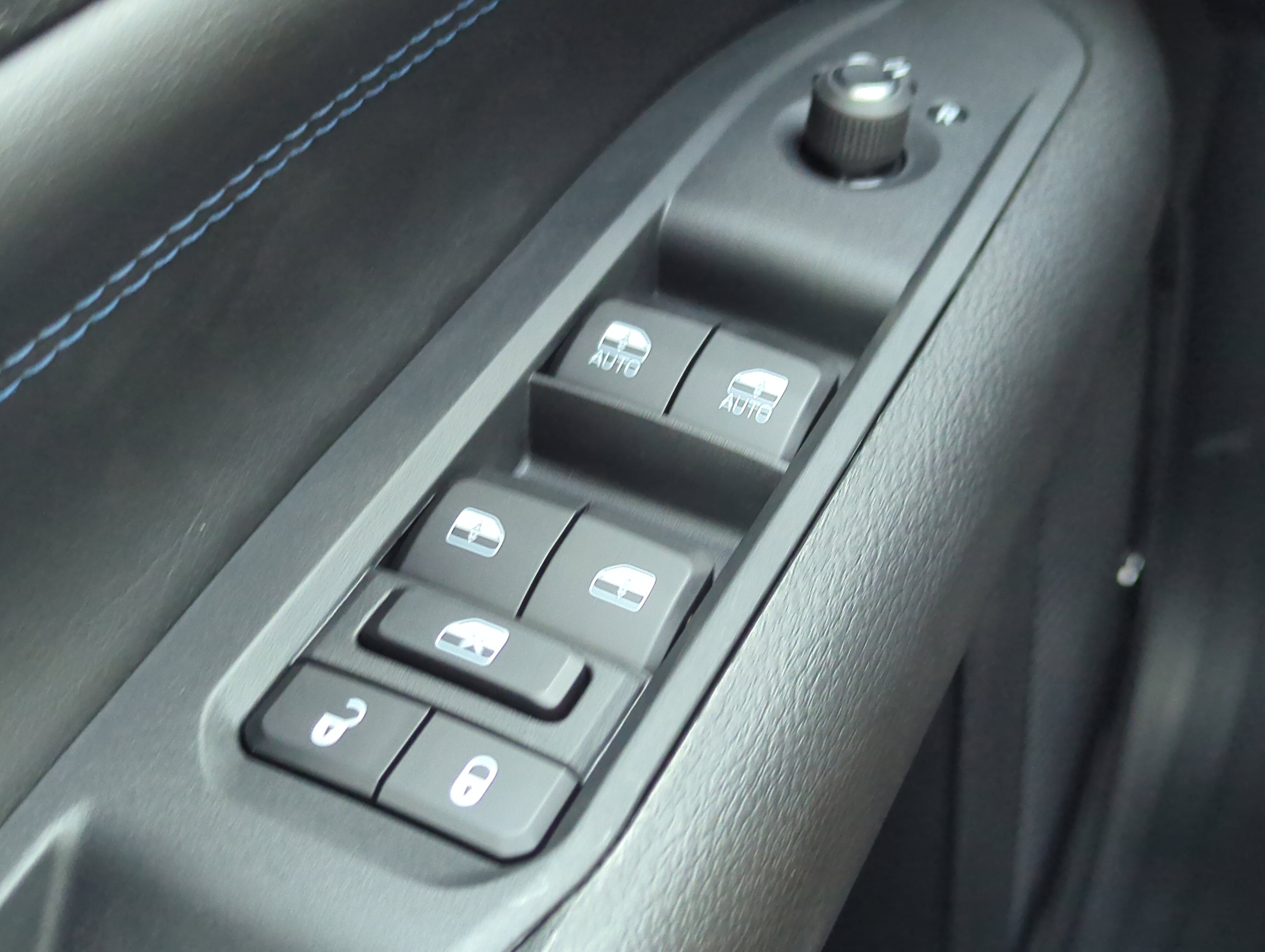 New 2026 Jeep Compass Latitude AWD/4WD image 20