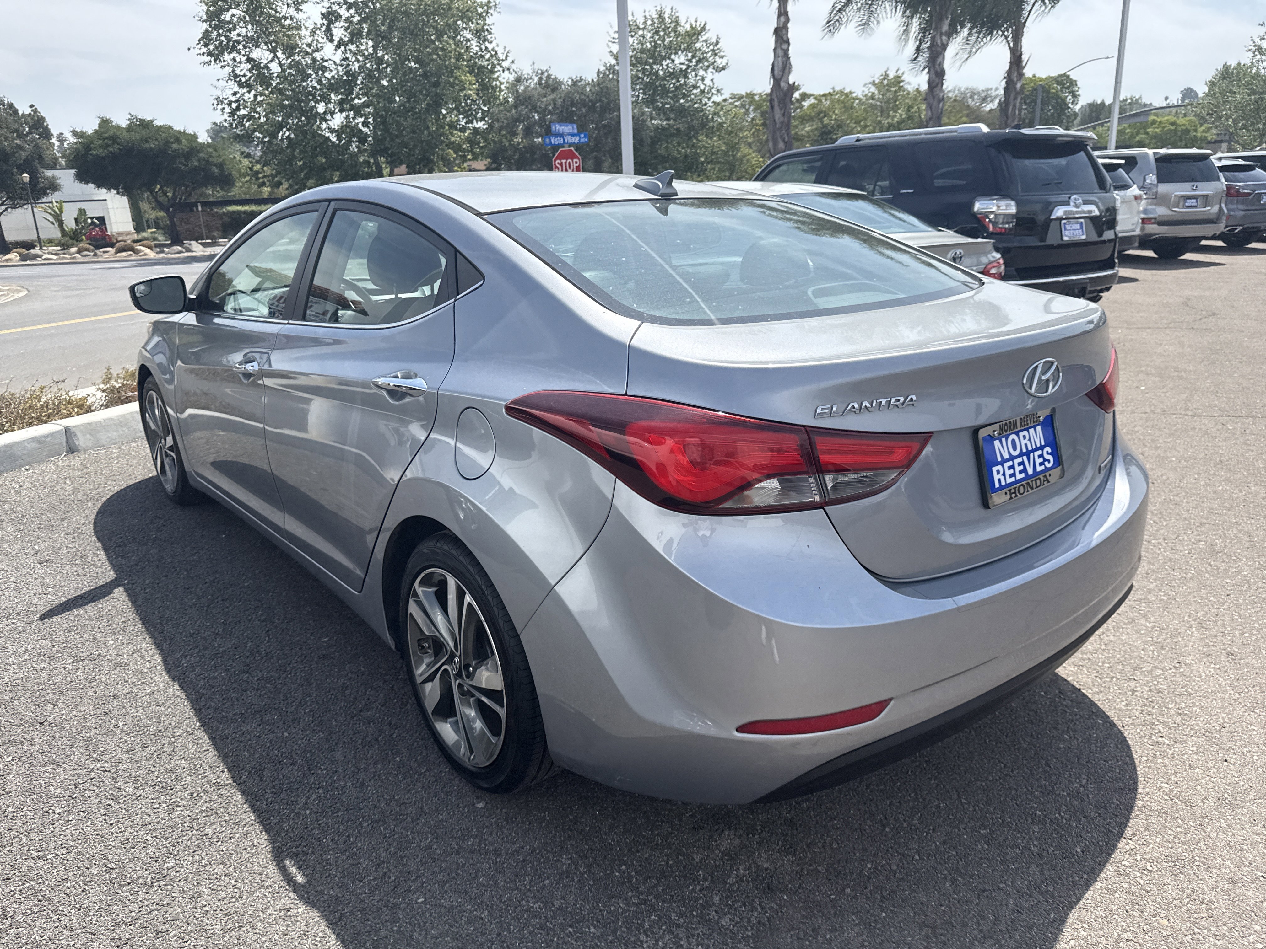Used 2016 Hyundai Elantra Limited image 3
