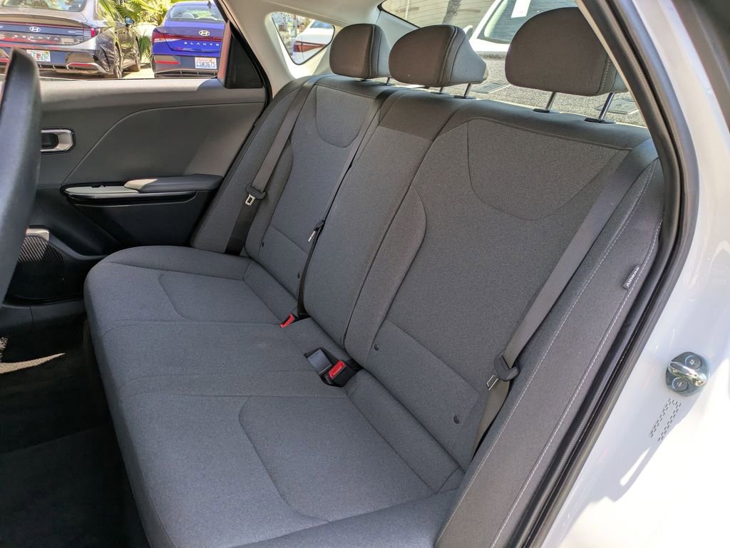 Used 2025 Kia K4 LXS image 24