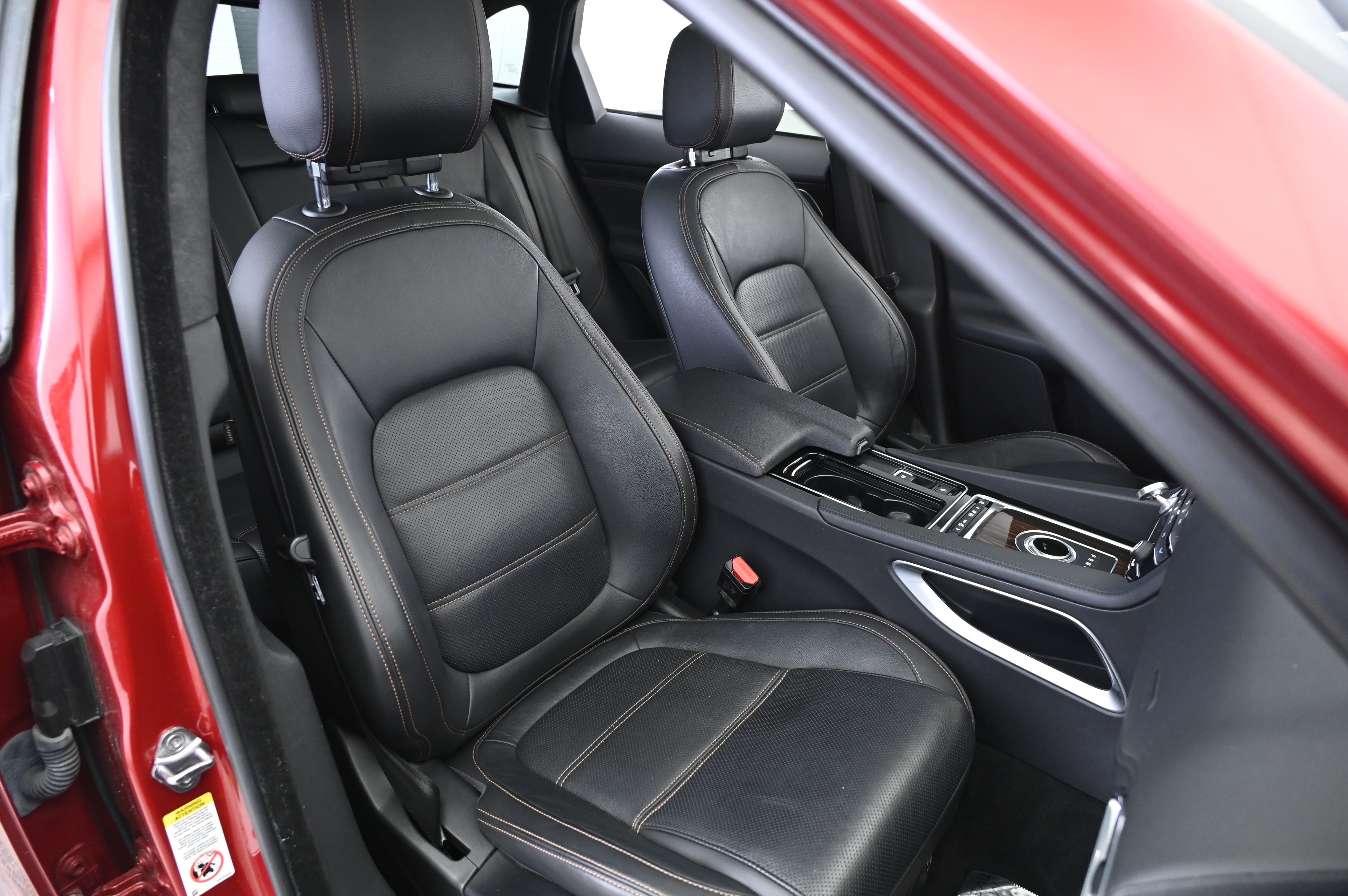 Used 2020 Jaguar F-PACE Prestige image 24