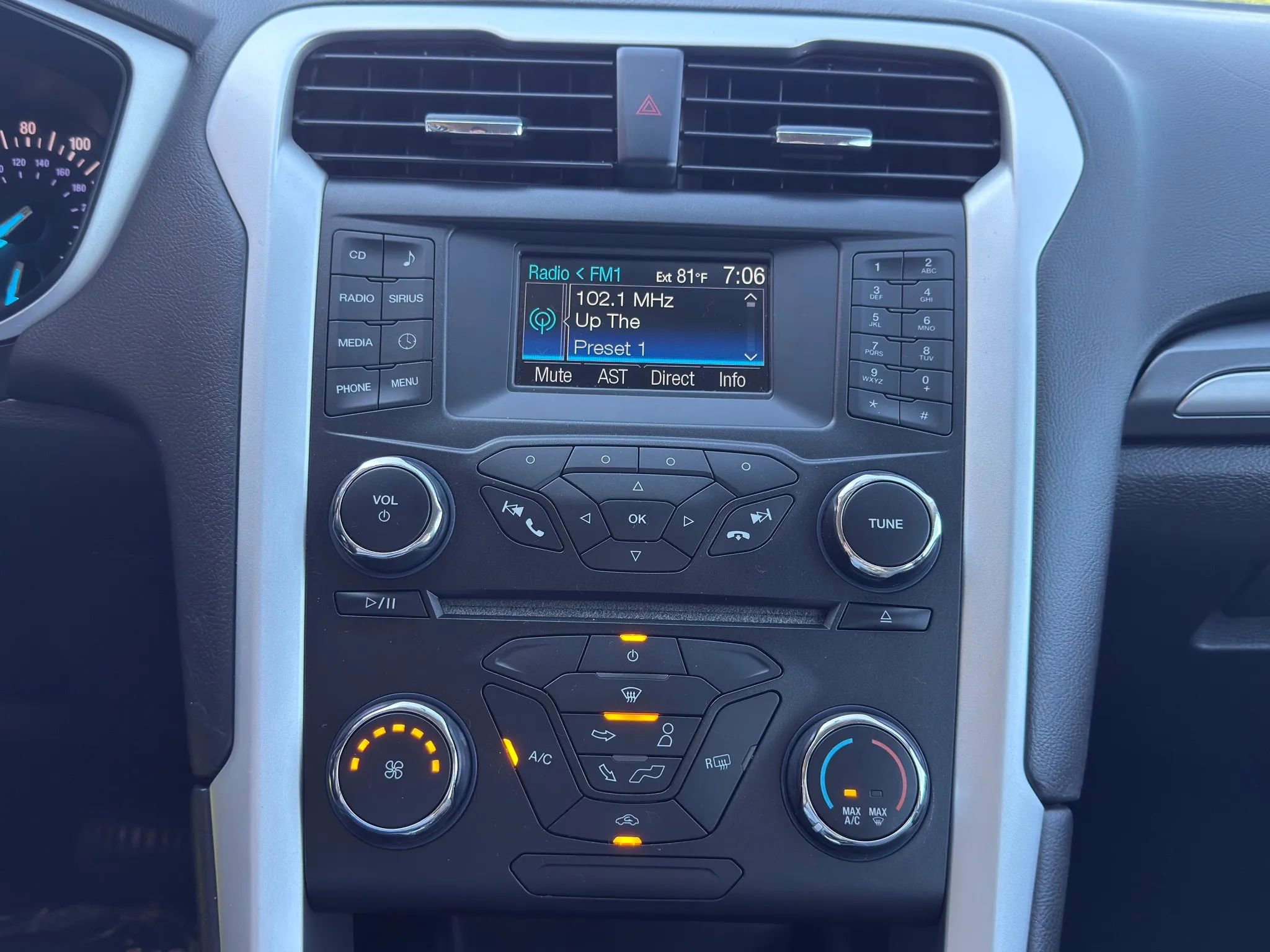 Used 2013 Ford Fusion S FWD image 13