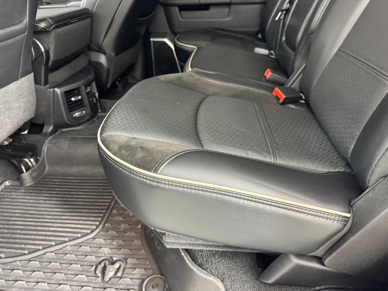 Used 2024 RAM 2500 Laramie image 28