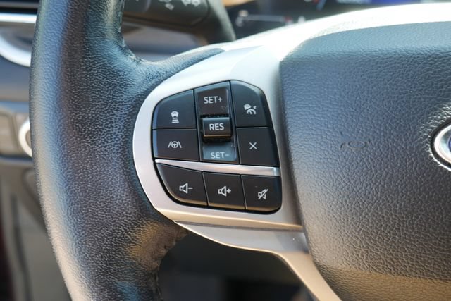 Used 2022 Ford Explorer XLT w/ Equipment Group 202A AWD/4WD image 19