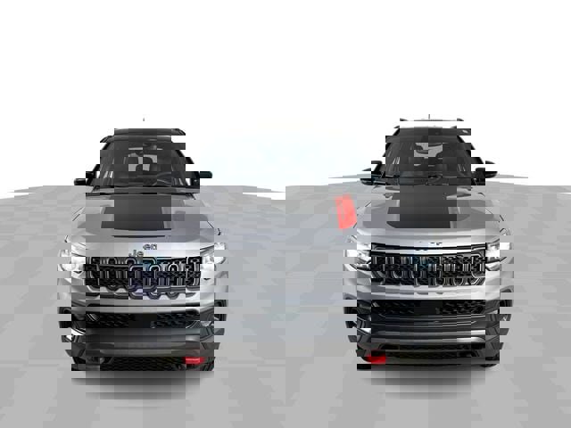 Used 2024 Jeep Compass Trailhawk image 3