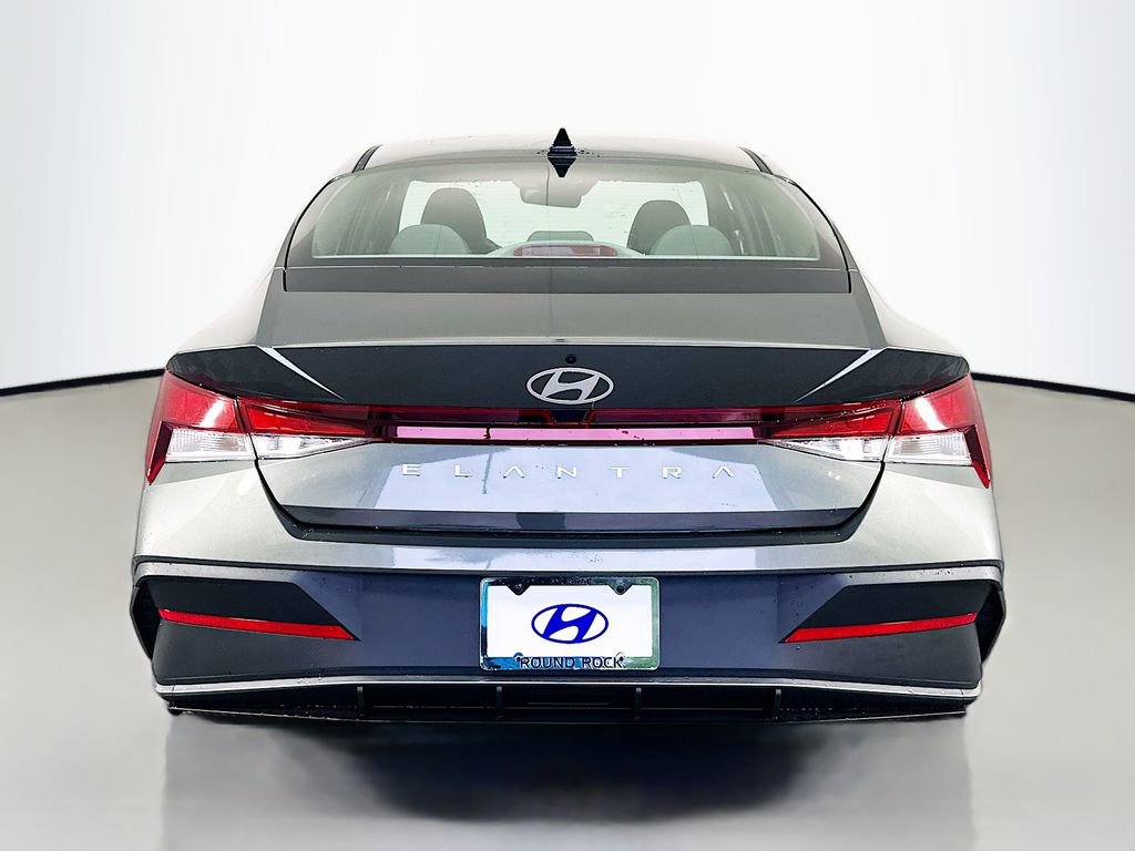 New 2026 Hyundai Elantra SE FWD image 6