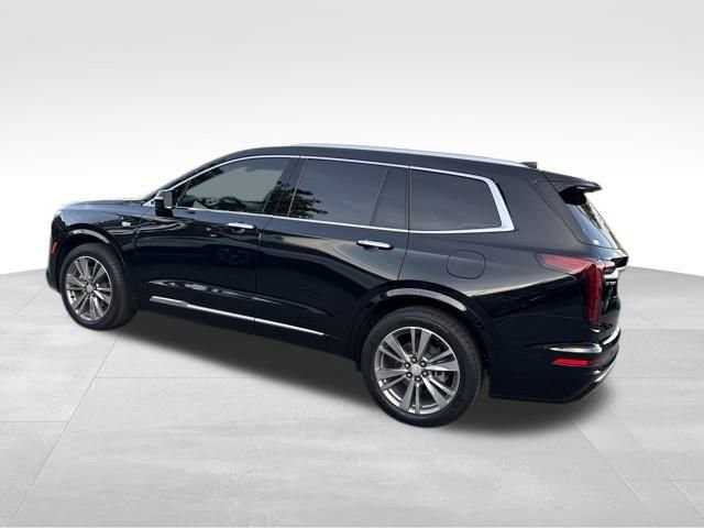 Certified 2022 Cadillac XT6 Premium Luxury image 3
