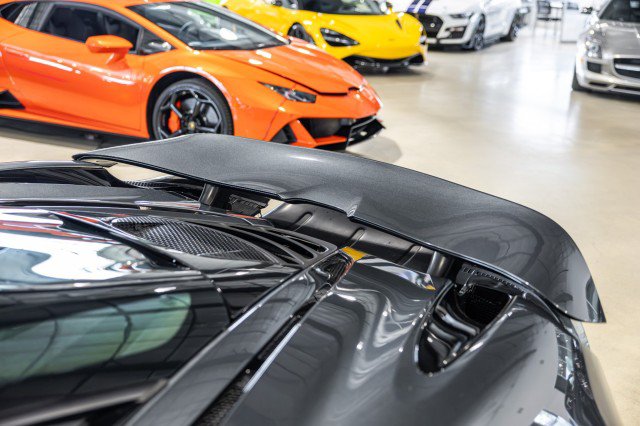 Used 2021 McLaren 720S Performance RWD image 17