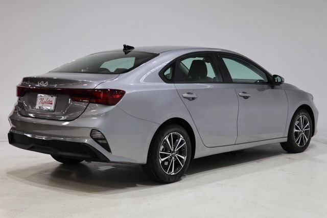 Used 2024 Kia Forte LXS FWD image 8