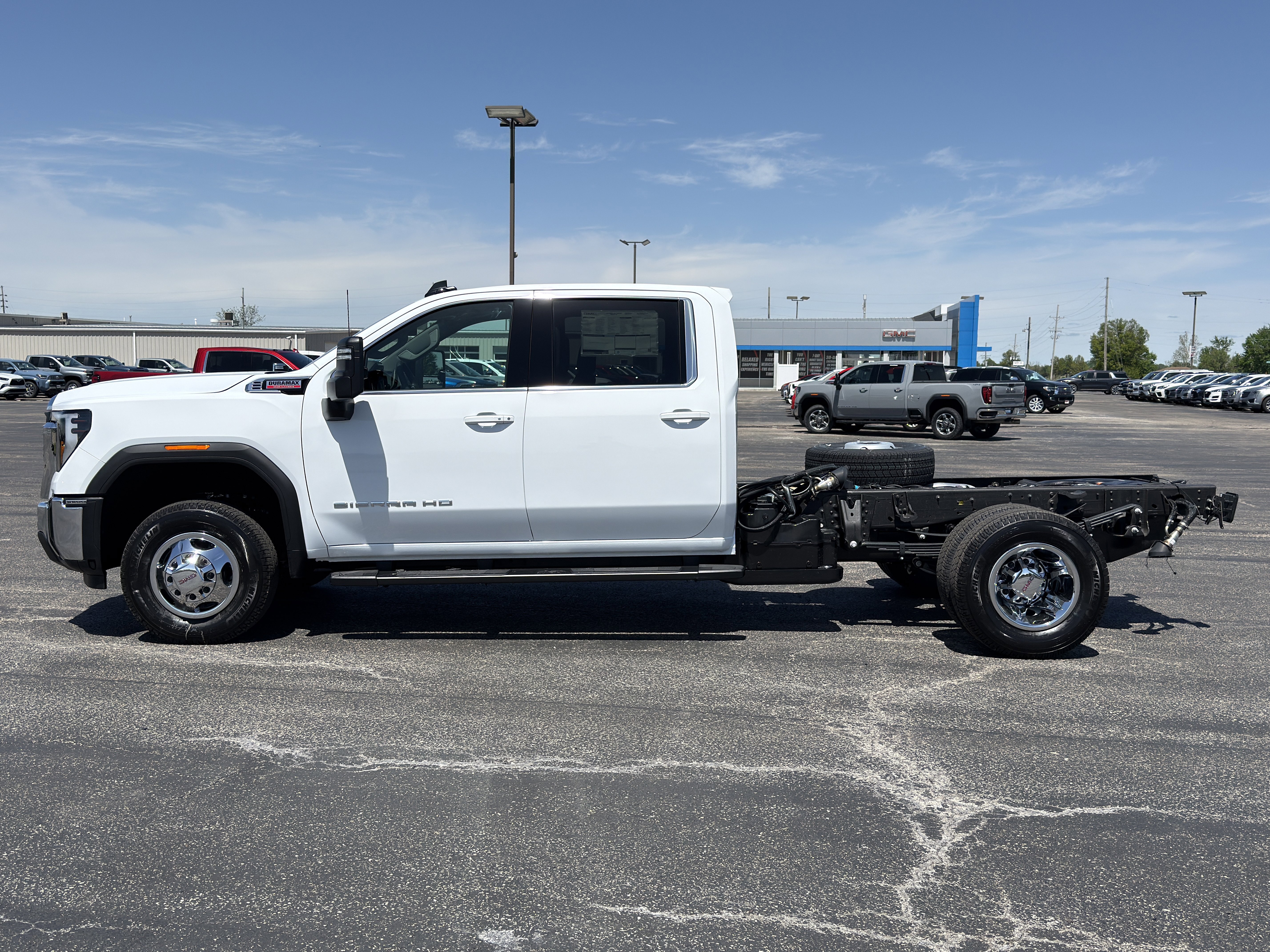 New 2026 GMC Sierra 3500 SLE w/ SLE Convenience Package AWD/4WD image 7