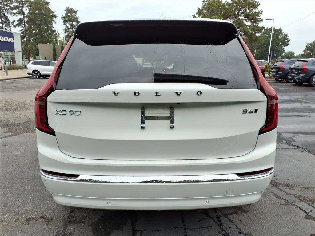 New 2026 Volvo XC90 B6 Core image 4