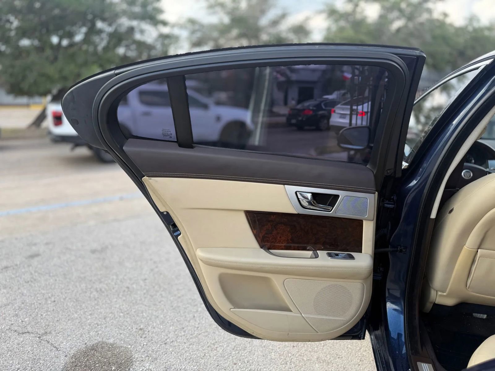 Used 2012 Jaguar XF Portfolio image 21