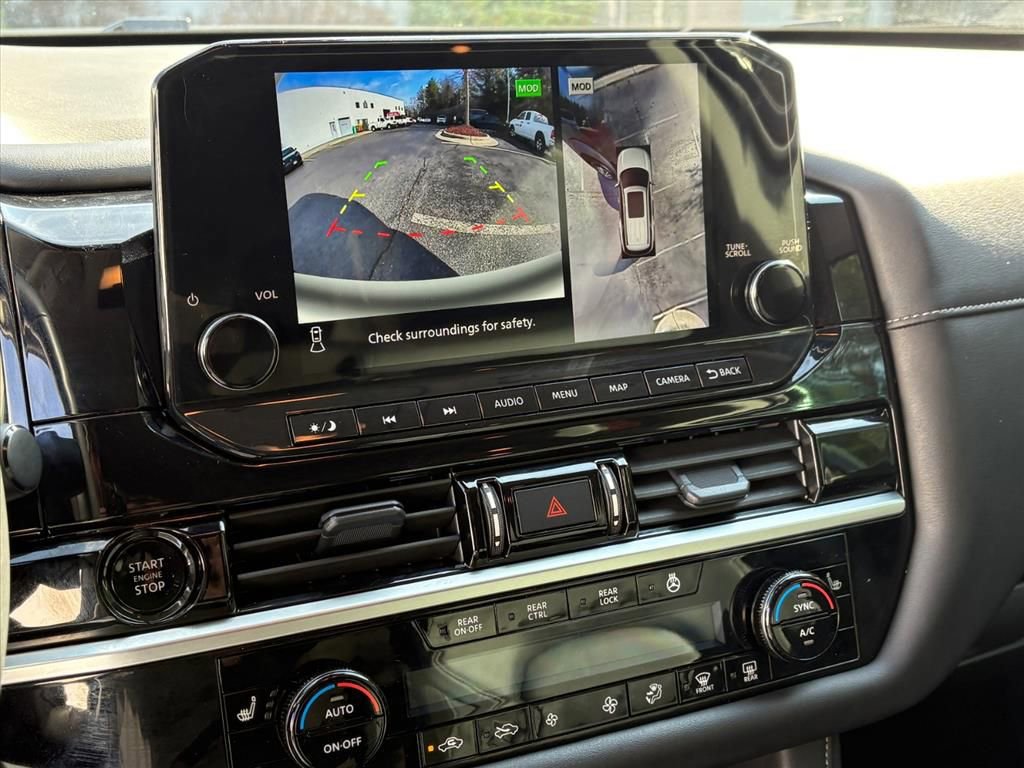 Certified 2025 Nissan Pathfinder SL image 11