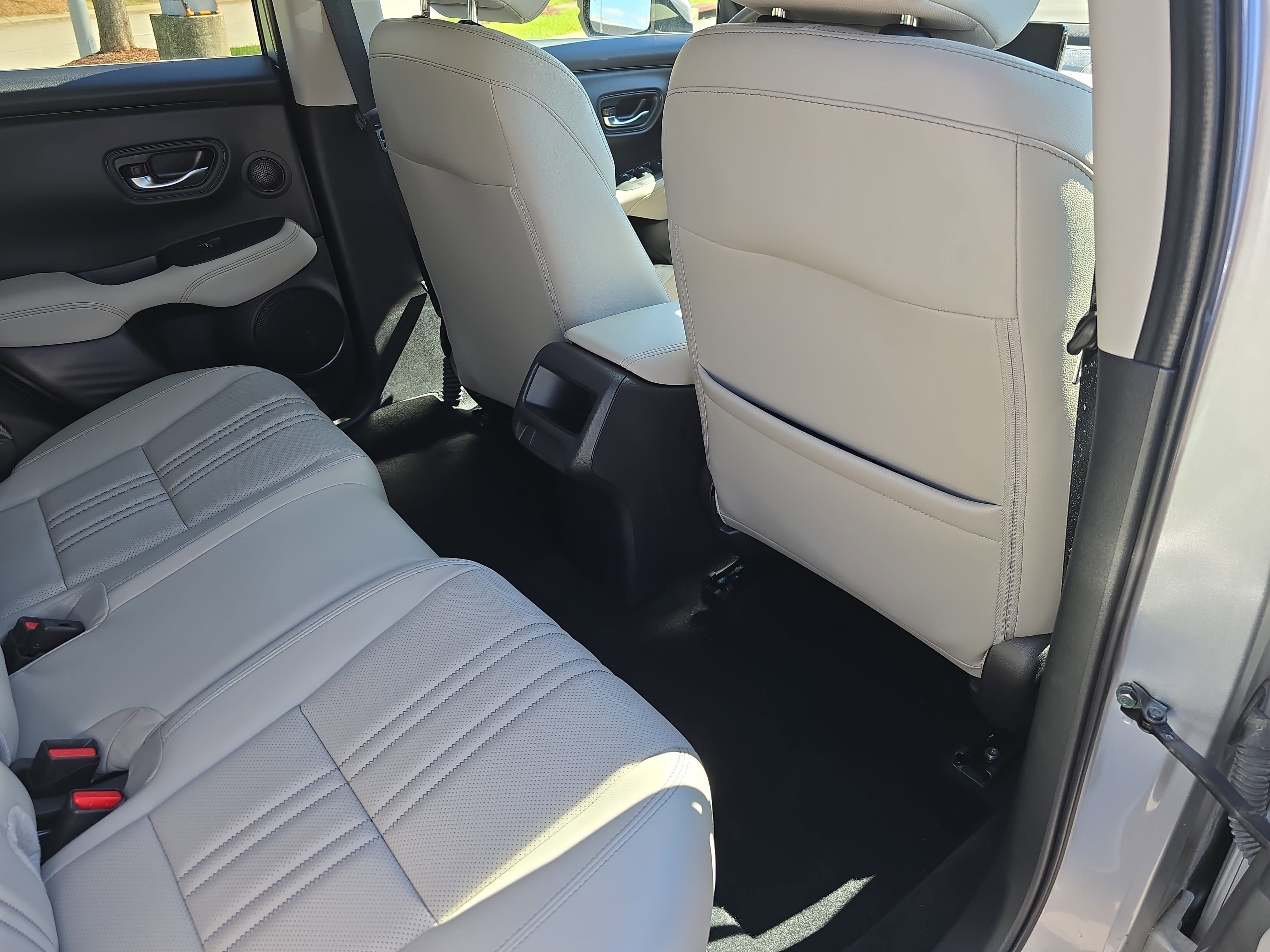 Used 2024 Honda HR-V EX-L image 11