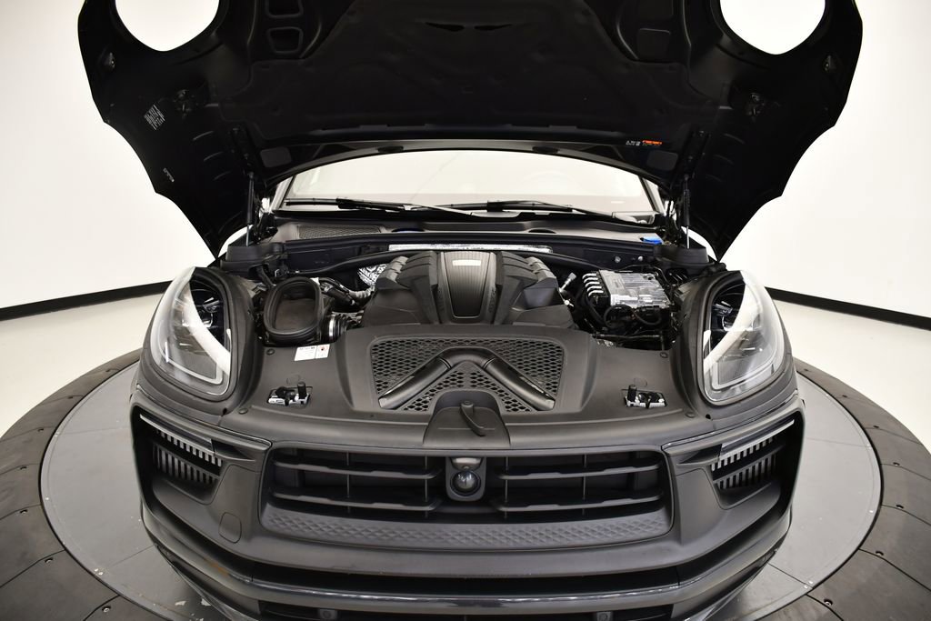 Certified 2024 Porsche Macan GTS image 13