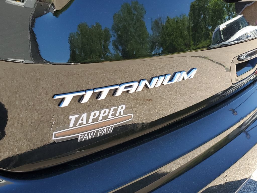 Certified 2022 Ford Edge Titanium w/ Equipment Group 301A AWD/4WD image 8