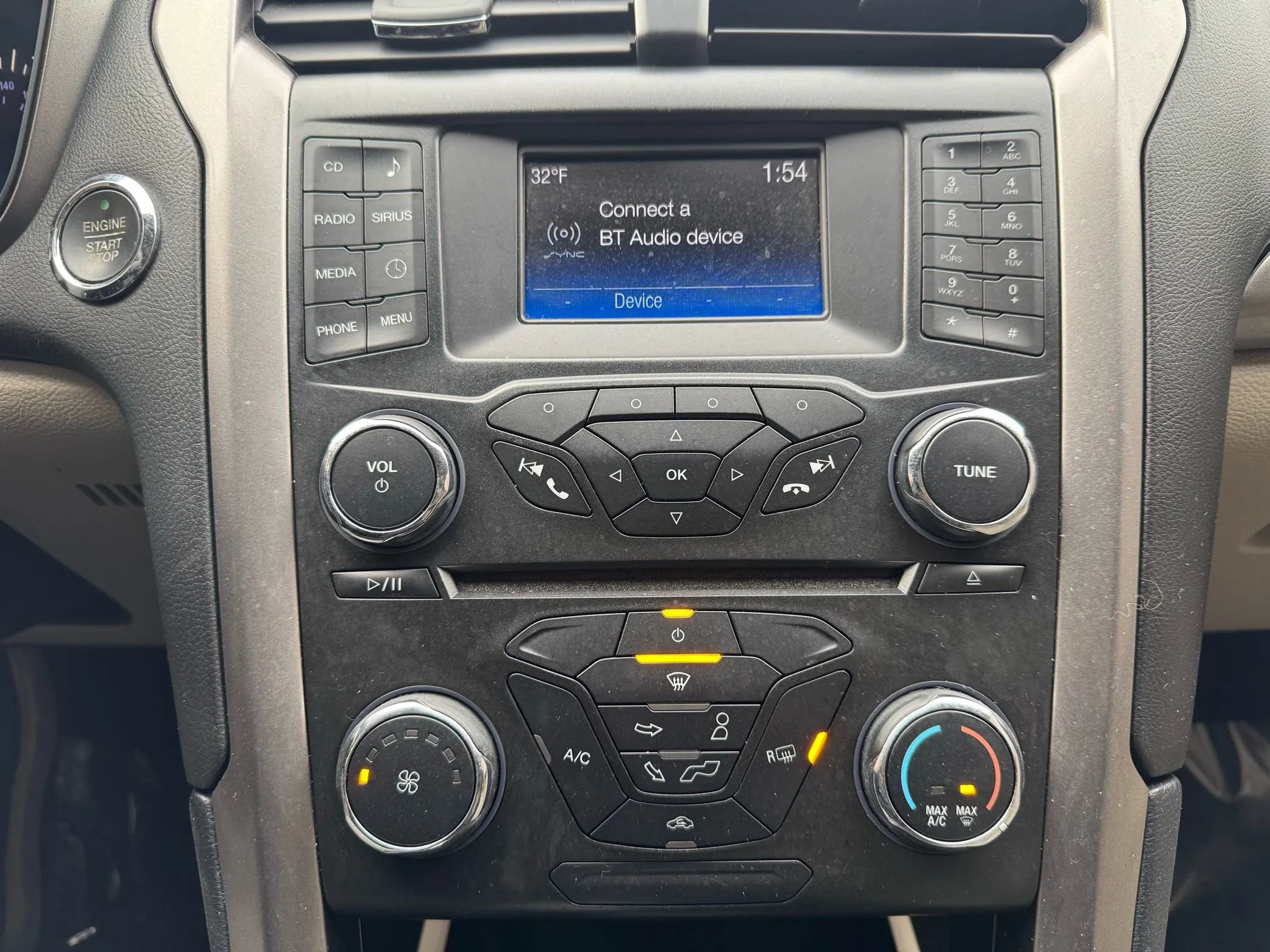 Used 2017 Ford Fusion SE image 27